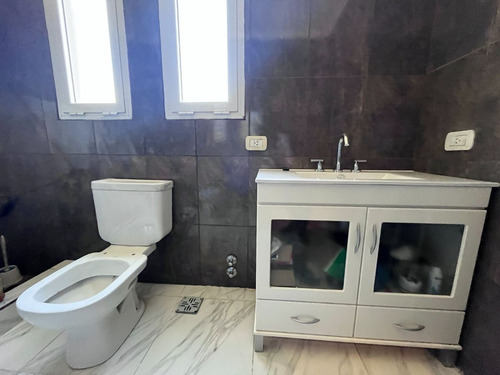Casa En Venta 4 Amb. Barrio San Sebastian, Area 1
