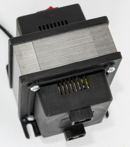 Imagen 3 de 4 de Auto Transformador Fuente 220v - 110v 500w 3 Toma Trafo Htec