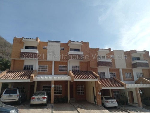 Cmp Townhouse En Venta En Excelentes Condiciones Moderno Semi Amoblado Con Planta Y Pozo Trigal Norte Valencia