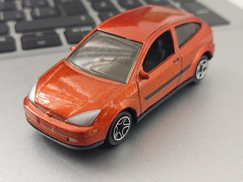 Mattel Matchbox Ford Focus 1999 Hactchback Naranja Unico