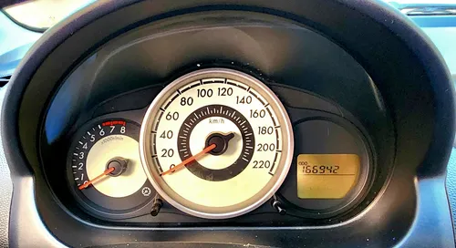 Mazda 2 Sedán 1.5 Aut. 2011