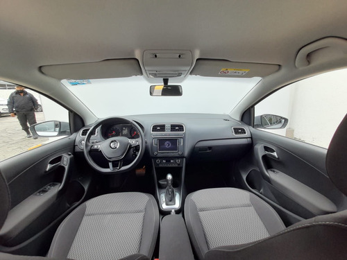 Imagen 12 de 14 de Volkswagen Vento 2020 1.6 Comfortline At