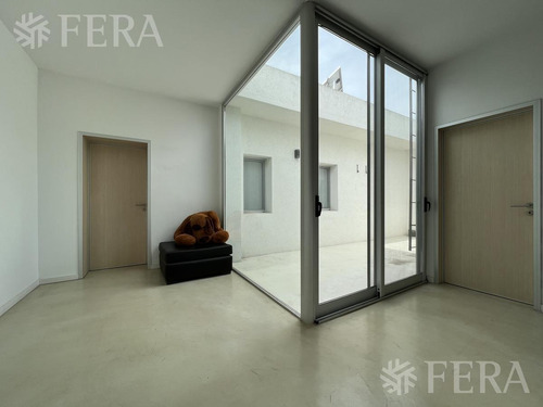 Imagen 8 de 24 de Venta Casa 6 Ambientes Con Jardín, Cochera, Galería Y Fondo Libre Con Piscina En Club Miralagos 1 (30692)