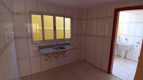 Imagem 7 de 15 de Sobrado Para Venda Em Taboão Da Serra, Jardim Kuabara, 4 Dormitórios, 2 Suítes, 1 Banheiro, 2 Vagas - So0712_1-1819287