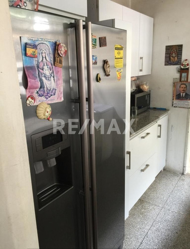 Imagen 8 de 29 de Venta De Casa-quinta En Lomas De Club Hipico Baruta Quinta Las Soto