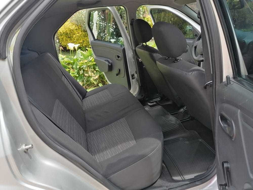 Renault Logan 2012 1.4 Entry Familier
