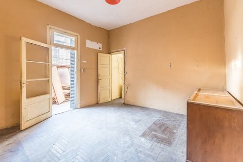 En Venta. Ph 2 Ambientes. A Reciclar. Terraza Propia.