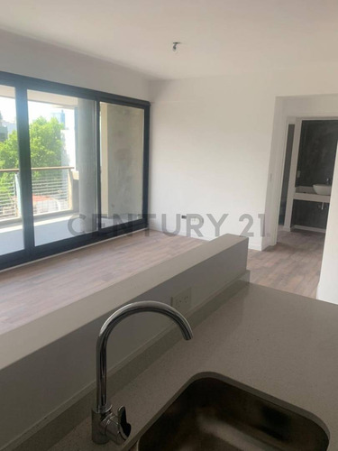 Venta - Departamento 2 Ambientes, Balcón Terraza Y Parrilla En Palermo Hollywood