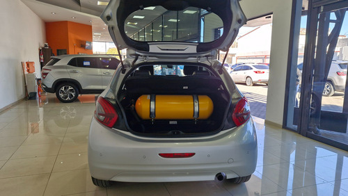 Peugeot 208 1.6 Feline Tiptronic