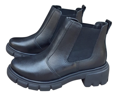 Imagem 2 de 6 de Bota Feminina Preta Botinha Couro Cano Curto Salto Médio