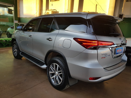Imagem 6 de 13 de Sw4 Srx 2.8 Diesel 4x4 Automatico 7lugares 2019/2019 Prata