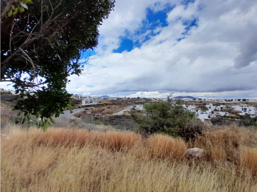 Terrenos En Venta En Real De Juriquilla 334m2