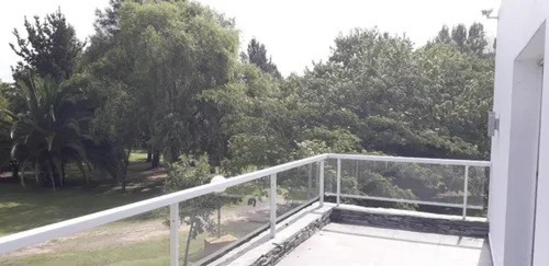 Casa En Venta - 4 Dormitorios 4 Baños - Coronel Brandsen