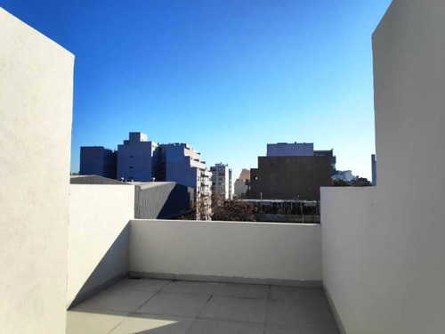 Imagen 8 de 30 de Departamento De Un Ambiente Divisible Diseño Único: Pileta, Terraza Y Parrilla Propias!