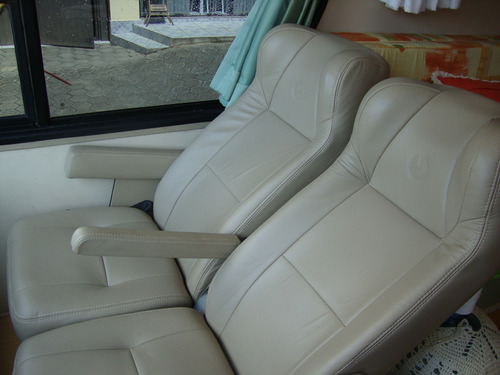 Belíssimo Motor Home Pronto Para Viajar