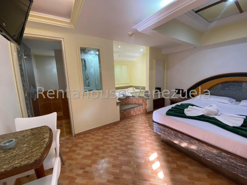 Fondo De Comercio En Venta Urb. Carrizal, Miranda. 25-7440 Yf