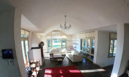 Muy Linda Casa En El Golf - Ref: 2249
