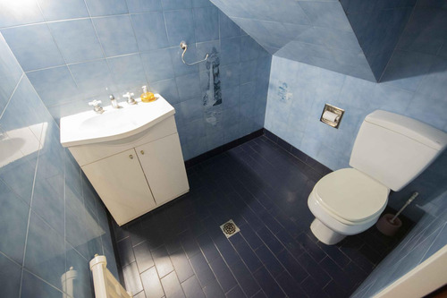 Casa De 4 Ambientes En Venta, En Martínez.