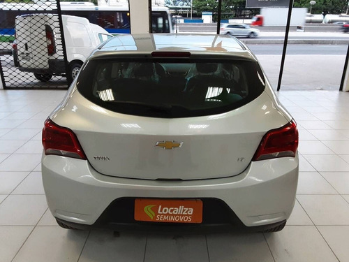 Imagem 5 de 9 de Chevrolet Onix 1.0 Mpfi Lt 8v Flex 4p Manual