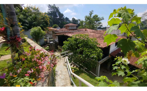 Casa En Venta Urb El Placer 5h/6b/3p Piscina