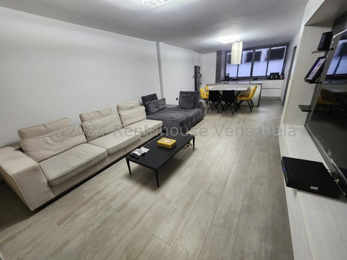 Exclusivo Apartamento 24-22981 Remodelado En Venta En Los Naranjos De Las Mercedes