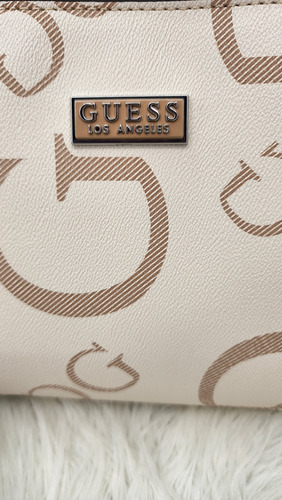 Bolsa Guess Cc961806 Nueva 100 % Original Con Etiqueta Beige Estampado Níquel Beige