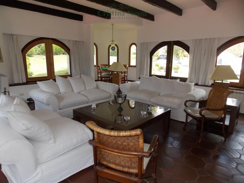 Muy Buena Casa En La Mejor Zona Del Golf