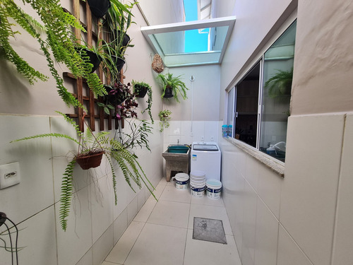 Imagem 9 de 25 de Casa Para Venda No Bairro Ariribá Em Balneário Camboriú, 4 Quartos Sendo 2 Suítes, 2 Vagas, - Ml_756