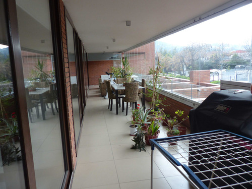Amplio Departamento En Vitacura (74730)