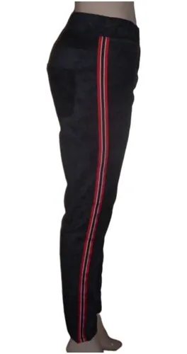 Pantalon negro con franja roja sale