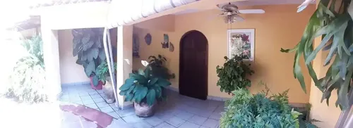 Casa En Venta En Las Palmas, Cuernavaca, Morelos