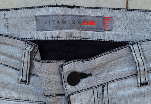 Pantalón Jean Diseño Vitamina Gris Engomadonevado Talle 42/2 (Usado)