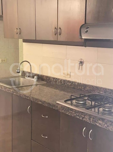 Apartamento En Arriendo Viviendas Del Sur 472-5079