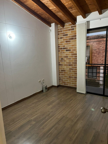 Casa Unifamiliar Zona Urbana La Ceja (colegio Maria Josefa)