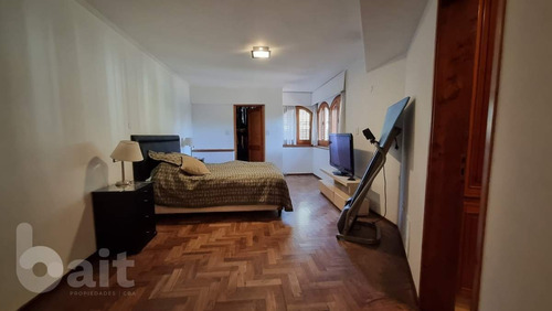 Imagen 26 de 30 de Venta Casa En Villa Belgrano, 4 Dormitorios Y 5 Baños Con Gran Parque!!