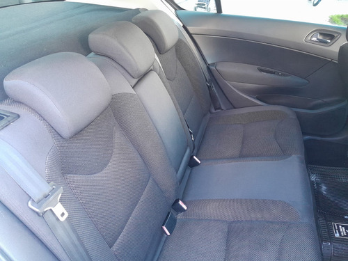 Peugeot 408 2.0 Allure 143cv