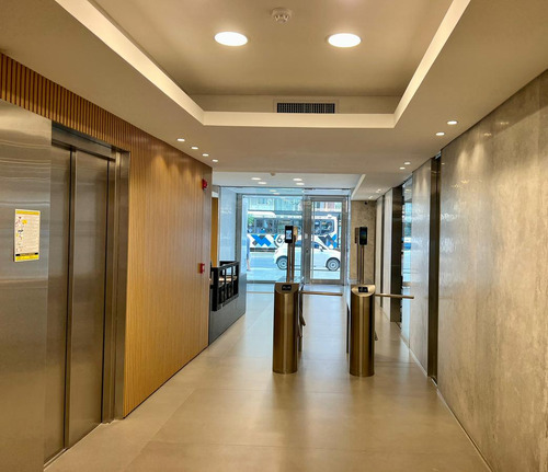 Alquiler Oficina 100m2 En Cabildo Park - Divisiones Blindex Open Space.