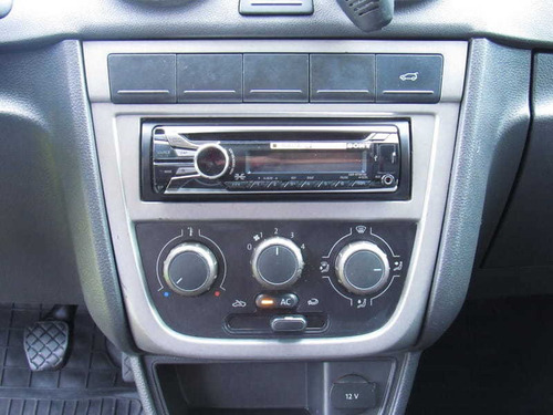Volkswagen Novo Voyage 1.6 Completo