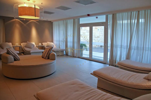 Veramansa Apartamento En Venta De Dos Dormitorios.