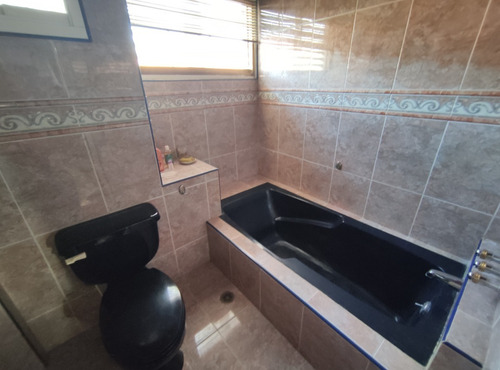 Imagen 9 de 13 de Casa En Venta En La Mantuana 22-14654 Irrr