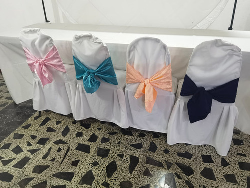 Silla Apilable Con Cubierta De Tela Y Moño (Usado)