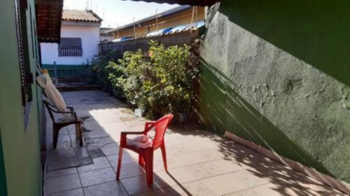 Imagem 11 de 14 de Casa No Bairro Balneário Tupy, Em Itanhaém, Litoral Sul De São Paulo, Localizada No Lado Praia À 900 Metros Do Mar. Possui Churrasqueira, Edícula E Vaga Para 03 Automóveis