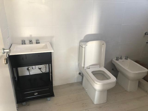 Imagen 8 de 19 de Departamento Monoambiente En Venta- Zona Castelar Norte Con Patio Y Cochera
