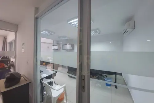 Alquiler Oficinas En La Flora 615mts2
