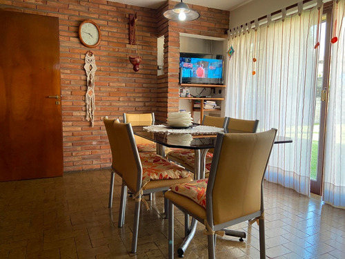Venta Casa 4 Ambientes Doble Lote Castelar Centro