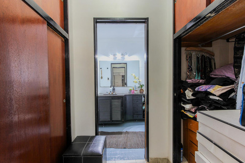 Venta Casa 5 Ambientes Cochera Y Patio - Liniers - Apto Credito