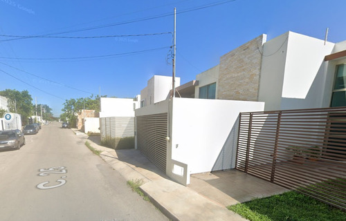 Hermosa Casa En Remate, C. 25, Montebello, Mérida, Yucatán. Vdl