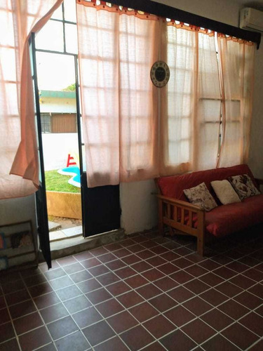 Casa De 5 Ambientes, Con Depto. Interno
