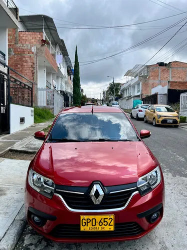 Renault Logan 1.6 Expression / Life +