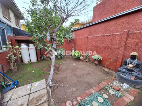 Casa En Venta Aislada De 3 Dorm. En Maipú, Villa Los Héroes